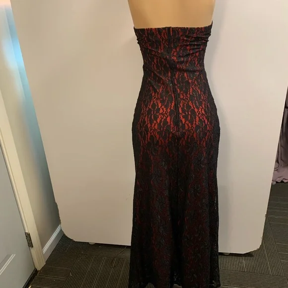 Women junior black- red strapless lace bodycon maxi dress size (M) sleeveless - Picture 6 of 10